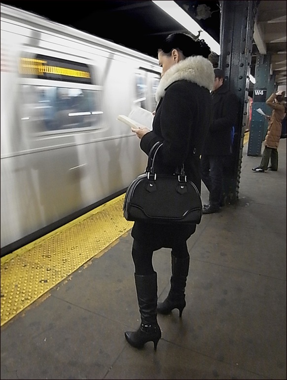 w all black white fur collar subway