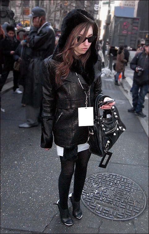 w black leather coat tights black-sliver shoes 1