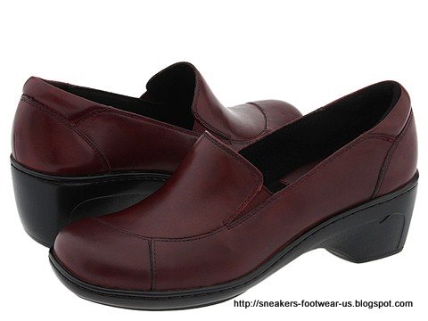 Suede footwear:footwear-158100