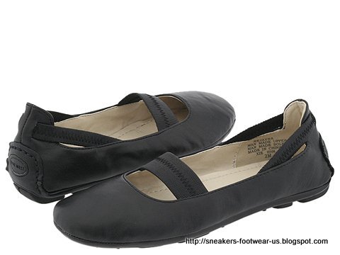 Suede footwear:footwear-158125