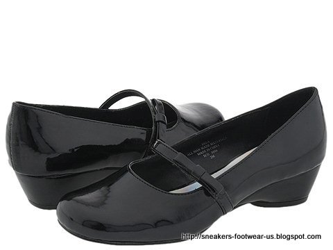 Suede footwear:suede-158182