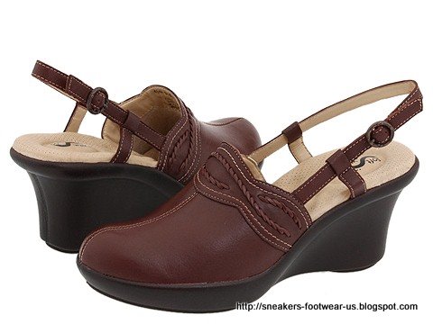 Suede footwear:suede-158203