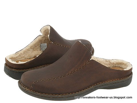 Suede footwear:footwear-158394