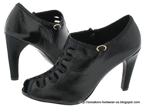 Suede footwear:suede-158242