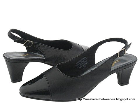Suede footwear:suede-158368