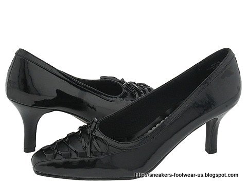 Suede footwear:suede-158372
