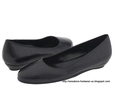 Suede footwear:footwear-158381