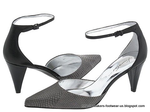 Suede footwear:footwear-158390