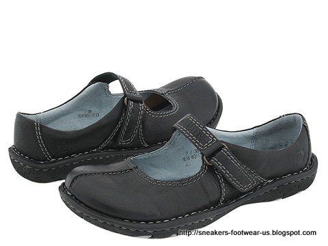 Suede footwear:suede-158449