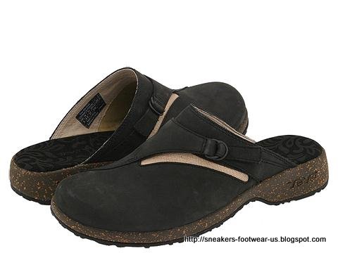 Suede footwear:suede-158471