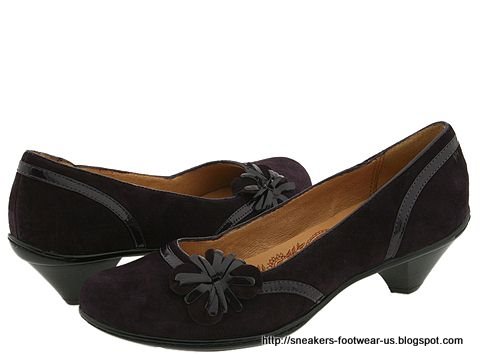 Suede footwear:footwear-158497