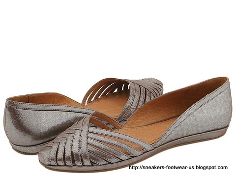 Suede footwear:footwear-158505