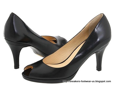 Suede footwear:suede-158547