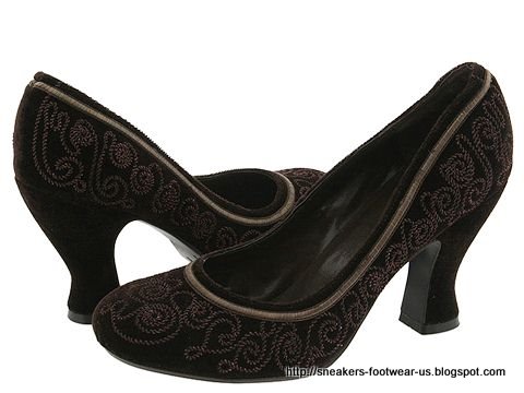 Suede footwear:suede-158641