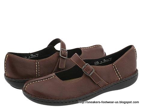 Suede footwear:footwear-158682