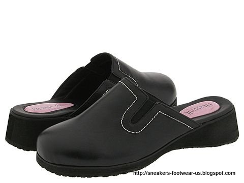 Suede footwear:suede-158704