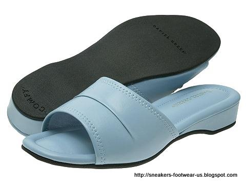 Suede footwear:suede-155943