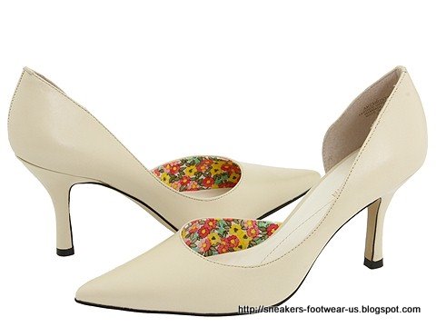 Suede footwear:suede-156160