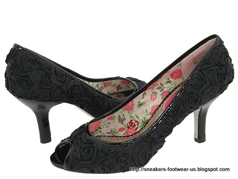 Suede footwear:footwear-156001