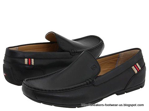 Suede footwear:footwear-156095