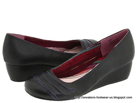 Suede footwear:footwear-156240