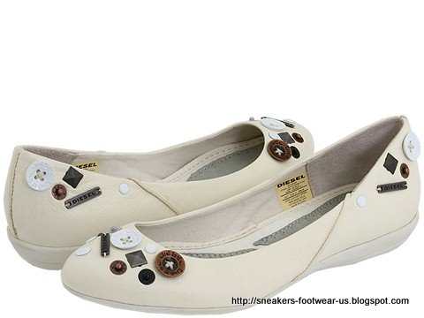 Suede footwear:footwear-156273
