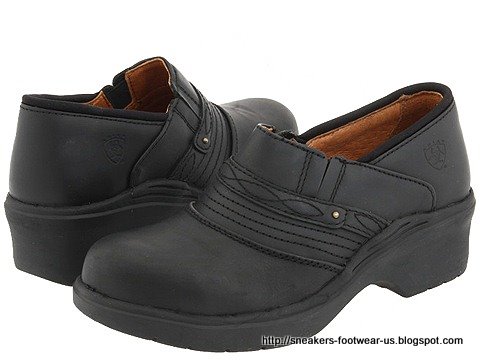 Suede footwear:suede-156537