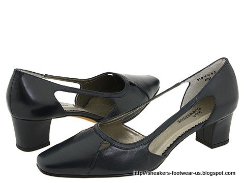 Suede footwear:suede-156556