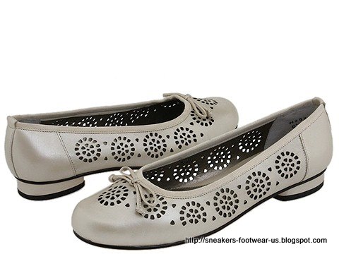 Suede footwear:suede-156559