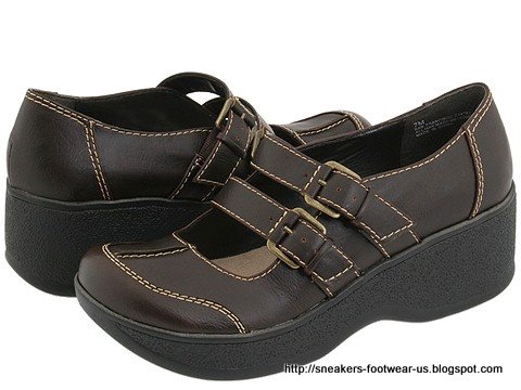 Suede footwear:footwear-156571