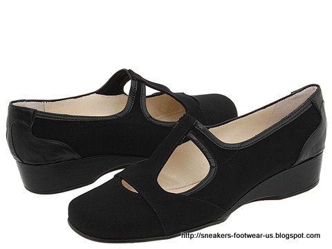 Suede footwear:footwear-156867