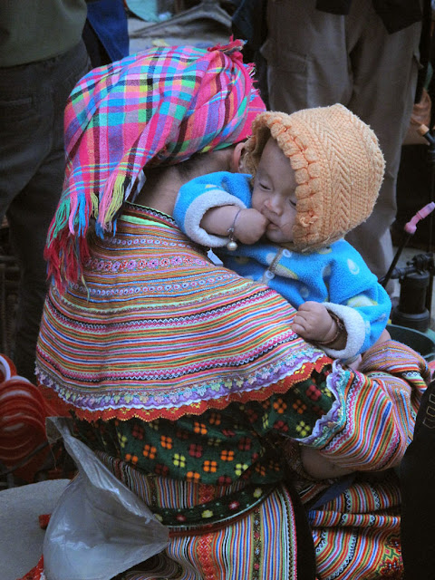 Bac Ha Market_H'Mong Flower Tribe_Lao Cai_Vietnam_H'Mong Woman