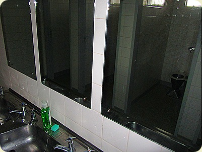 Bldg B's ground floor washrooms (1)