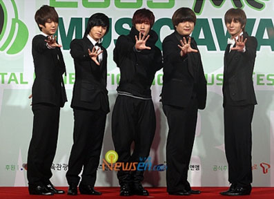 รวมภาพศิลปินบนพรมแดงงานในงาน Melon Music Awards 2009