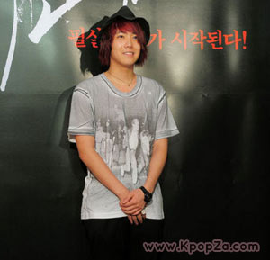 Lee Hong Ki สารภาพว่าเขามีเรื่องทะเลาะครั้งแรกกับเพื่อนในวง