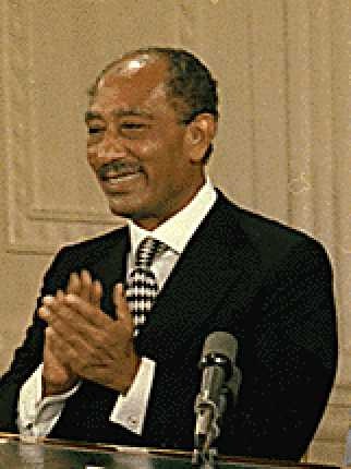 [Anuar Sadat, presidente egípcio, assassinado em 1981[8].jpg]