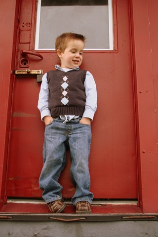 [Brodys3rdBirthdayPictsTrains-9[2].jpg]
