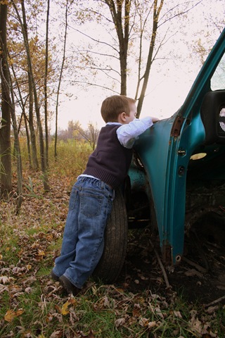 [Brodys3rdBirthdayPictsAutomobiles-10[2].jpg]