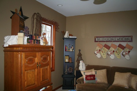 [ChristmasDecorating-16.jpg]