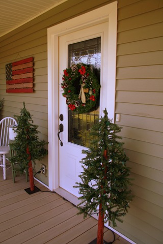 [ChristmasDecorating-11.jpg]