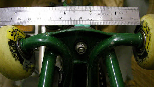 Casse des supports roulettes / S'asseoir sur le Brompton plié - Page 2 SNB19337