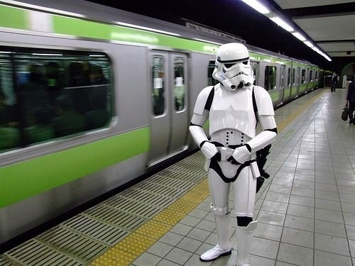 [cool star wars photos stormtrooper at train[5].jpg]