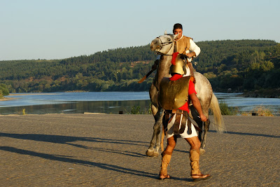Viriato no Castelo de Almourol, Fatias de cá