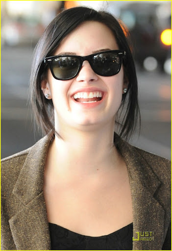 ©NATIONAL PHOTO GROUP
Demi Lovato arrives into LAX Airport.
Job: 010310J4
EXCLUSIVE Jan. 3rd, 2009 Los Angeles, CA
nationalphotogroup.com