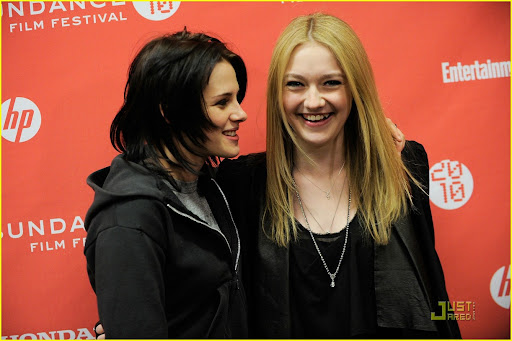 PARK CITY, UT - JANUARY 24:  Actresses  Kristen Stewart (L) and Dakota Fanning attend "The Runaways" premiere during the 2010 Sundance Film Festival at Eccles Center Theatre on January 24, 2010 in Park City, Utah.  (Photo by Jemal Countess/Getty Images)