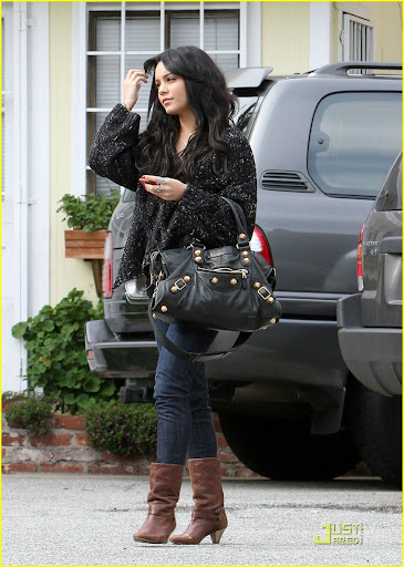 January 29, 2010: Vanessa Hudgens shops for herself and Zac at Diesel in West Hollywood, California.Credit: Raef/Ramirez/INFphoto.com  Ref.: infusla-167/171