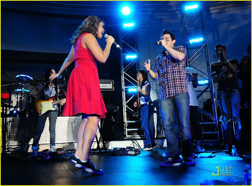 MIAMI BEACH, FL - FEBRUARY 03:  Jordin Sparks and David Archuleta perform at the 3rd Annual Jordin Sparks Experience at Eden Roc Renaissance Miami Beach on February 3, 2010 in Miami Beach, Florida.  (Photo by Vallery Jean/Getty Images)