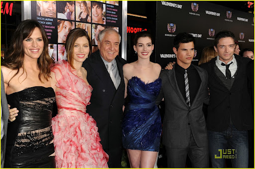 LOS ANGELES, CA - FEBRUARY 08:  (L-R) Actresses Jennifer Garner, Jessica Biel, director Garry Marshall, actress Anne Hathaway, actors Taylor Lautner, and Topher Grace arrive at the premiere of New Line Cinema's "Valentine's Day" held at Grauman's Chinese Theatre on February 8, 2010 in Los Angeles, California.  (Photo by Kevin Winter/Getty Images)