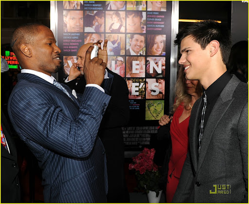 LOS ANGELES, CA - FEBRUARY 08:  Actors Jamie Foxx (L) and Taylor Lautner arrive at the premiere of New Line Cinema's "Valentine's Day" held at Grauman's Chinese Theatre on February 8, 2010 in Los Angeles, California.  (Photo by Kevin Winter/Getty Images)