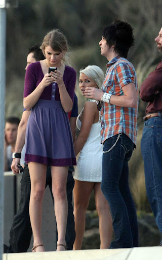 taylor-swift-020910-3.jpg